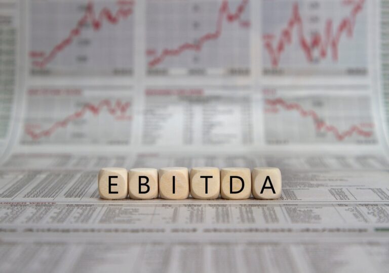 Illustration zum Artikel „EBIT & EBITDA – Was steckt wirklich hinter dem Erfolg?“